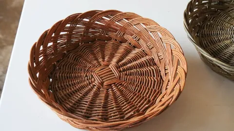 那不勒斯欧冠首轮4-1击败利物浦，泽林斯基双响兼献助攻，阿利森扑出点球