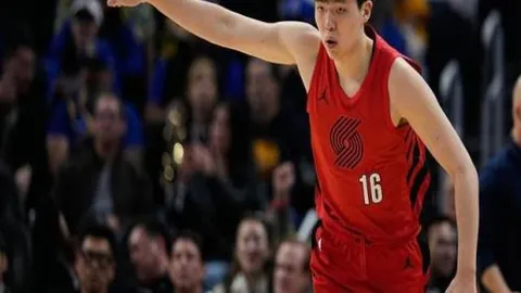 “曼联5月赴港友谊赛待定？霍启山称结果待官方揭晓。”