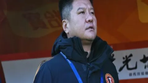 NBA昨日豪取全胜战绩，攻守兼备，总分预测却为何如此保守？揭秘背后玄机！